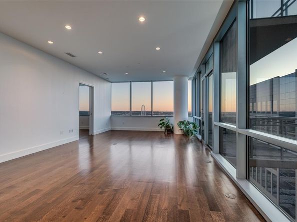 2200  Victory Avenue  2007, Dallas Texas 75219