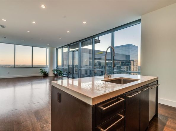 2200  Victory Avenue  2007, Dallas Texas 75219