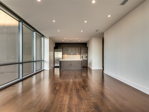 2200  Victory Avenue  2007, Dallas Texas 75219