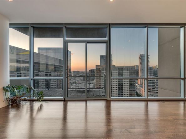 2200  Victory Avenue  2007, Dallas Texas 75219