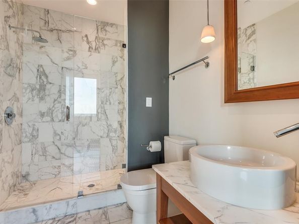 2200  Victory Avenue  2007, Dallas Texas 75219