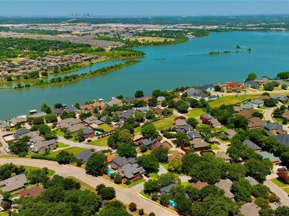 7404  Lands End Drive , Arlington Texas 76016