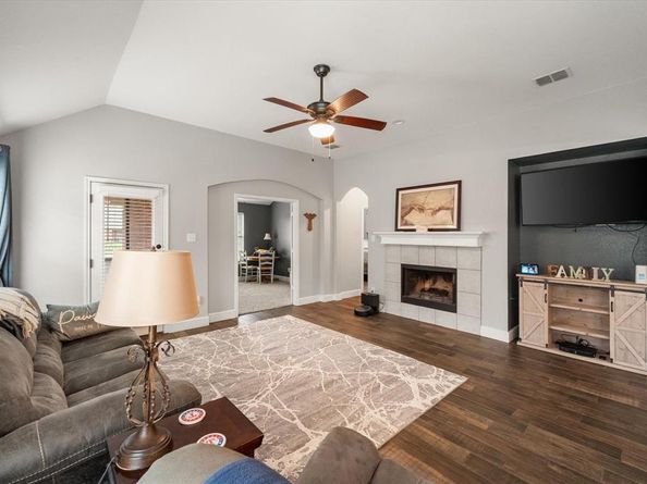 7071 N Serrano  , Grand Prairie Texas 75054