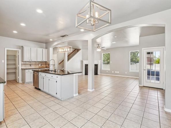 1628  Sea Pines Drive , Savannah Texas 76227