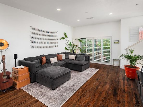 2411 N Hall Street  38, Dallas Texas 75204