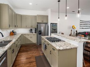 2411 N Hall Street  38, Dallas Texas 75204