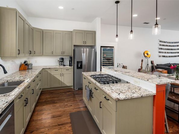 2411 N Hall Street  38, Dallas Texas 75204