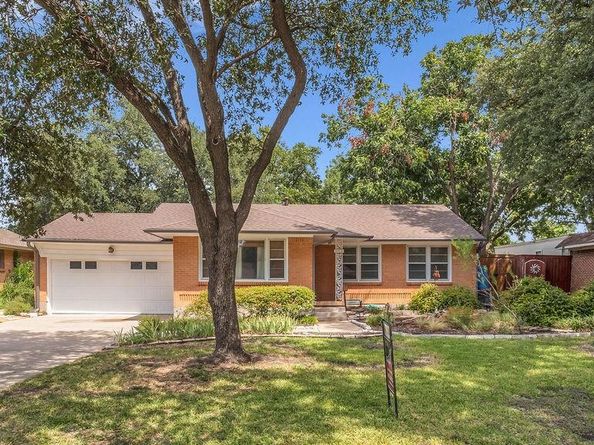 2953  Lavita Lane , Farmers Branch Texas 75234