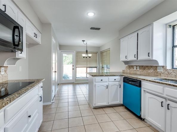 1206  Olde Towne Drive , Irving Texas 75061