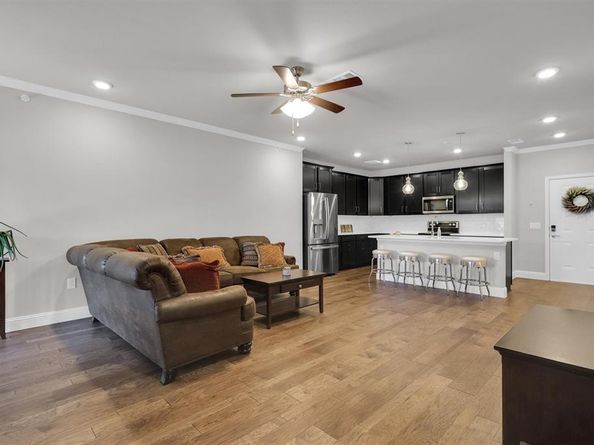 651 N Watters Road  2105, Allen Texas 75013