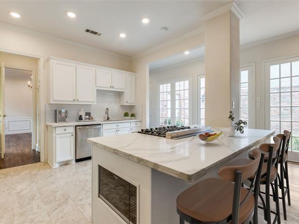 7861  Caruth Court , Dallas Texas 75225