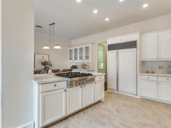 7861  Caruth Court , Dallas Texas 75225