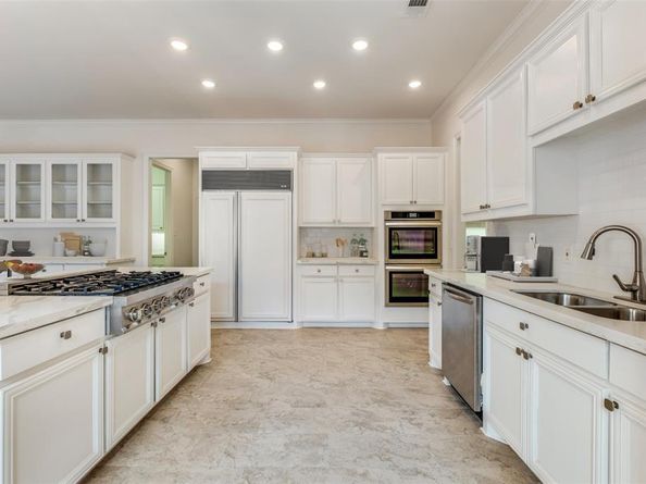 7861  Caruth Court , Dallas Texas 75225
