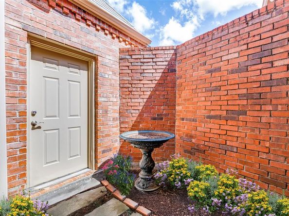 7861  Caruth Court , Dallas Texas 75225