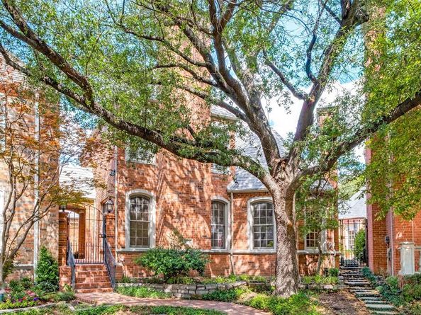 7861  Caruth Court , Dallas Texas 75225