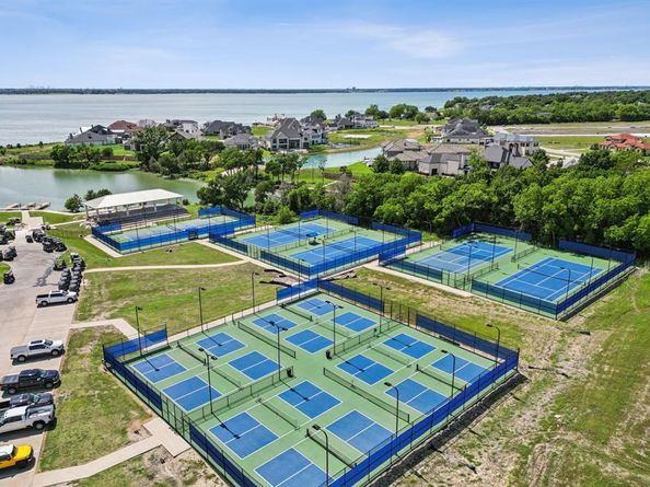 2438  Berry Court , Heath Texas 75126