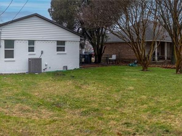 1213  Bowie Street , Garland Texas 75040