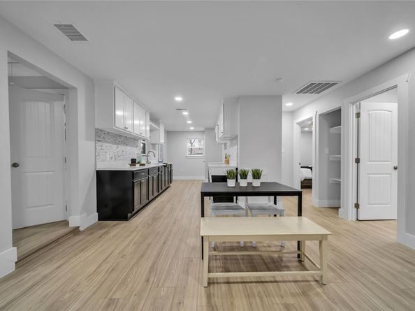 1213  Bowie Street , Garland Texas 75040