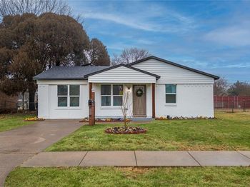 1213  Bowie Street 