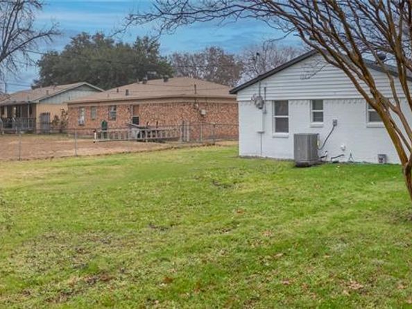 1213  Bowie Street , Garland Texas 75040