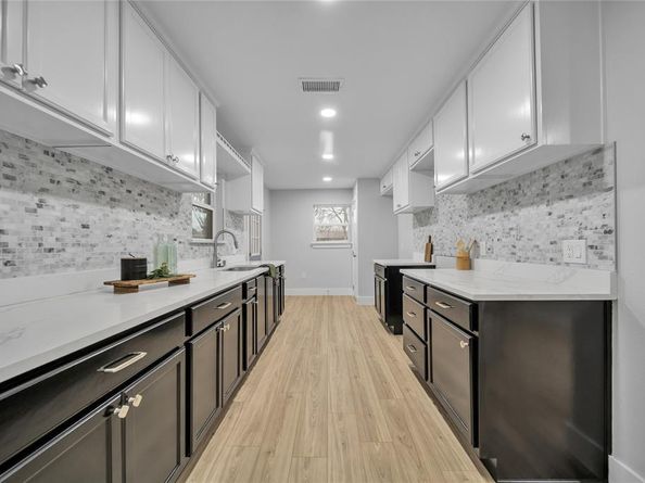 1213  Bowie Street , Garland Texas 75040