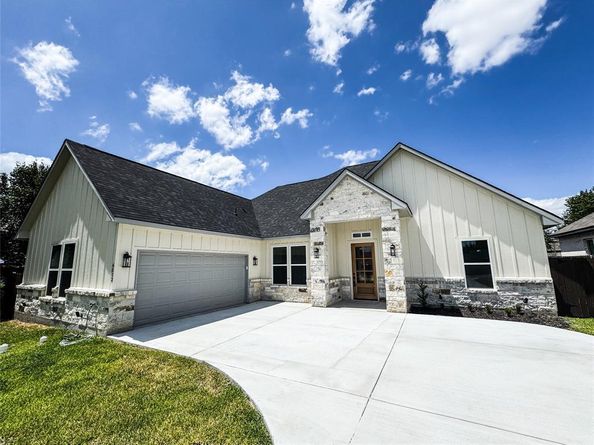 6613  Bob Hanger Street , Fort Worth Texas 76179