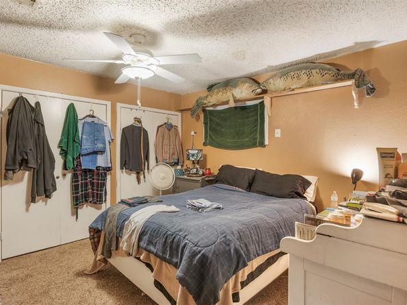 208  Shoreline Drive , Azle Texas 76020