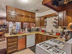 208  Shoreline Drive , Azle Texas 76020