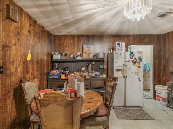 208  Shoreline Drive , Azle Texas 76020