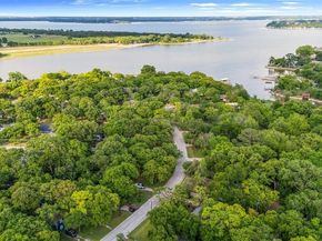 208  Shoreline Drive , Azle Texas 76020