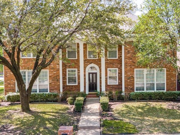 2204  Yaupon Drive , Irving Texas 75063