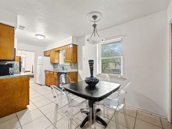 1411  Reynoldston Lane , Dallas Texas 75232
