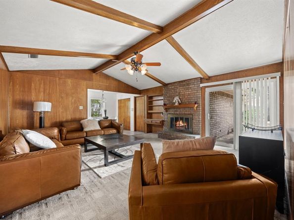 1411  Reynoldston Lane , Dallas Texas 75232