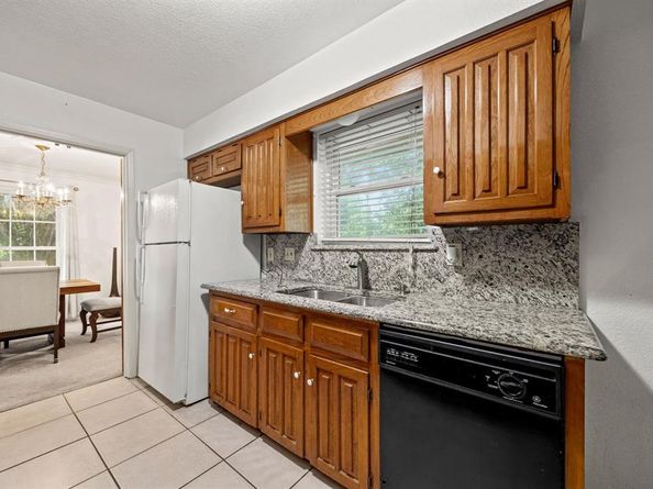 1411  Reynoldston Lane , Dallas Texas 75232