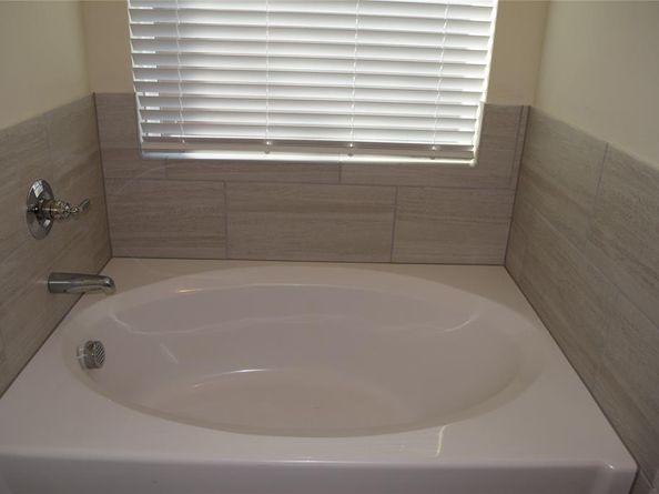 1400  Wallace Street , Fort Worth Texas 76105