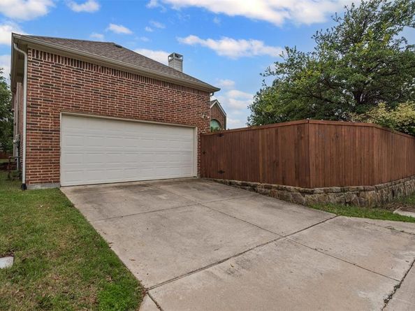 2241  Magic Mantle Drive , Lewisville Texas 75056