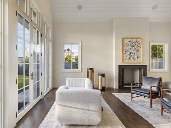 5610  Lobello  , Dallas Texas 75229