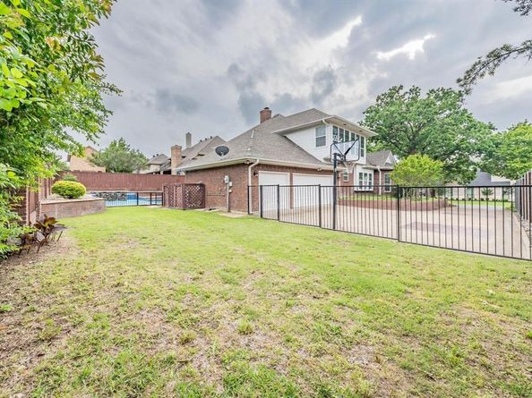 2103  Bay Club Drive , Arlington Texas 76013