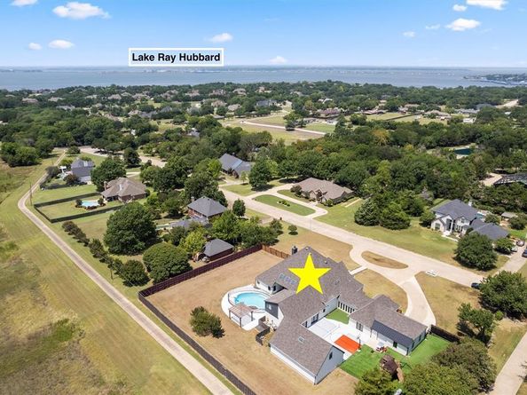 209  Carriage Hill Lane , Heath Texas 75032