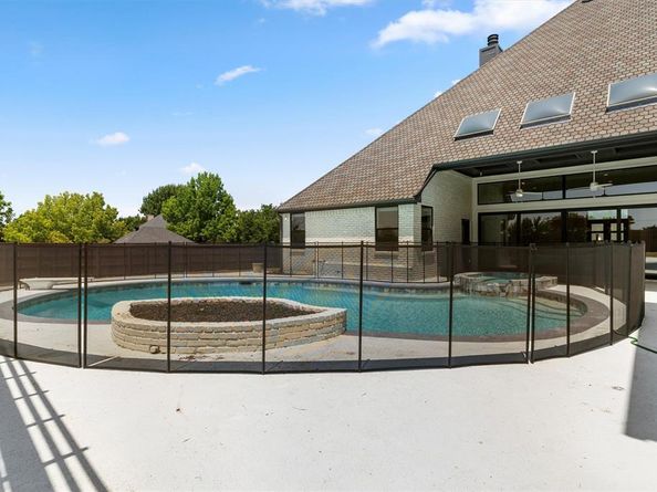 209  Carriage Hill Lane , Heath Texas 75032