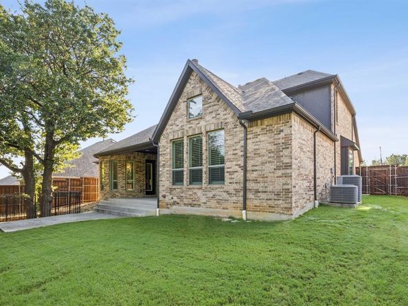 204  Chisholm Trail , Highland Village Texas 75077