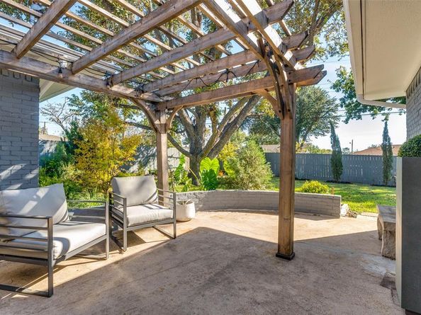 3078  Newcastle Drive , Dallas Texas 75220