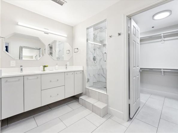 5909  Luther Lane  1002, Dallas Texas 75225