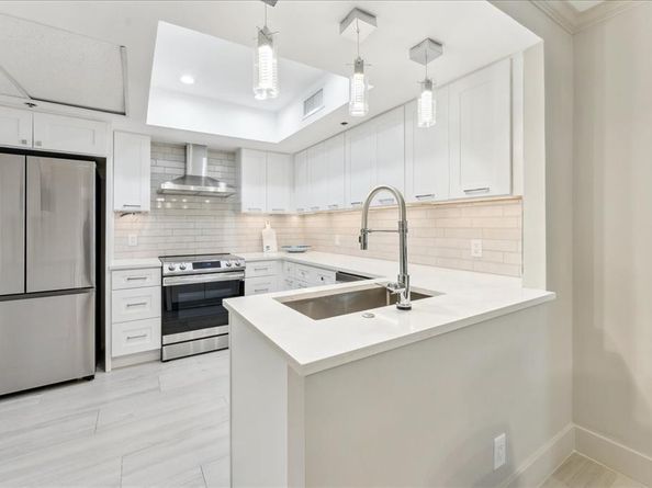 5909  Luther Lane  1002, Dallas Texas 75225
