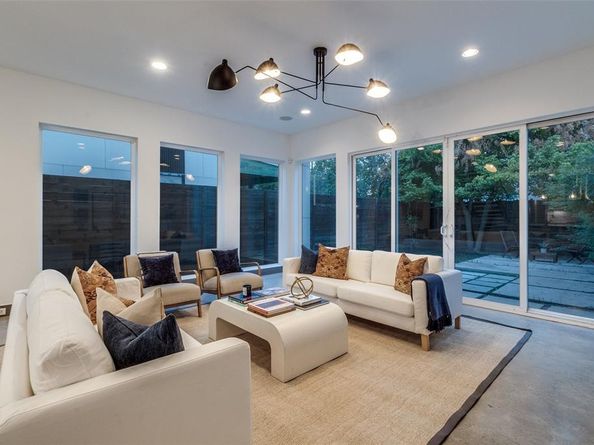 4218  Munger Avenue , Dallas Texas 75204