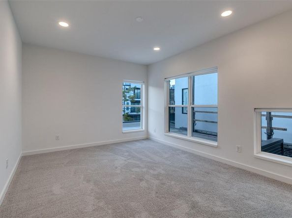 4218  Munger Avenue , Dallas Texas 75204