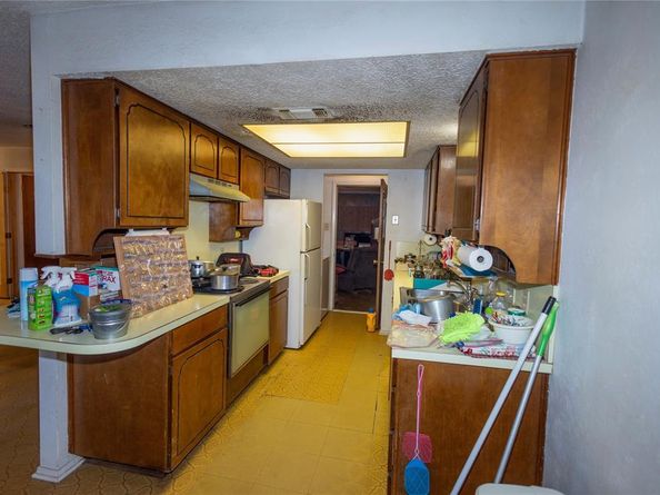 809  Lomo Street , Fort Worth Texas 76110