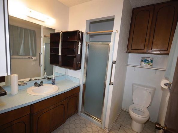 809  Lomo Street , Fort Worth Texas 76110