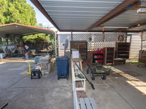 809  Lomo Street , Fort Worth Texas 76110