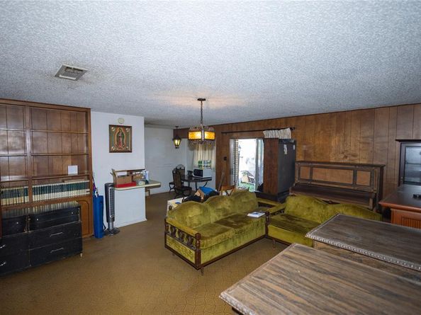 809  Lomo Street , Fort Worth Texas 76110
